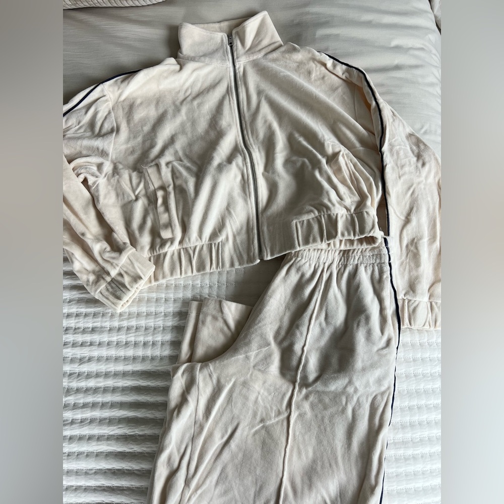 Oysho Cream Track Suit